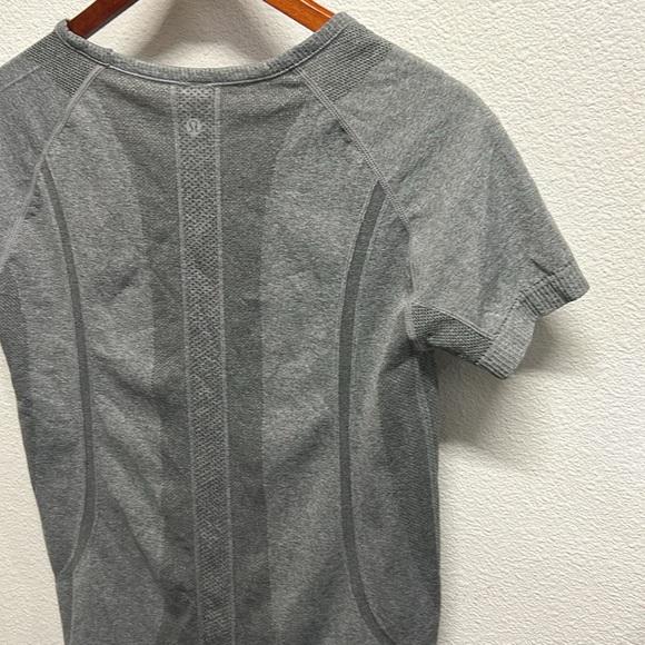Lululemon Swiftly Tech Short Sleeve Shirt Sz 10 Gray - Picture 4 of 13
